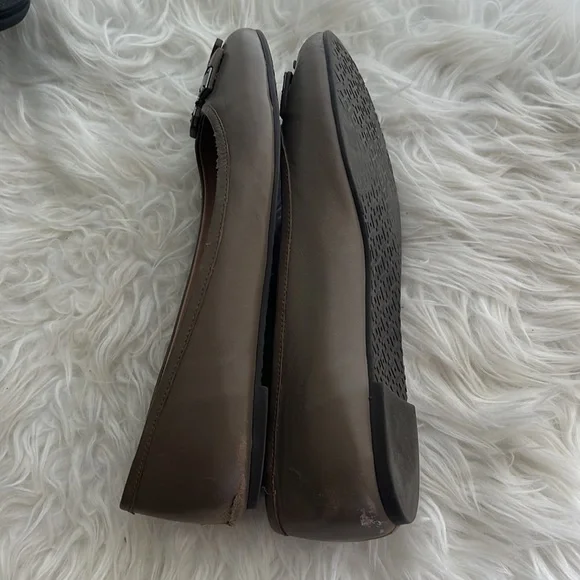 SOLD- Tory Burch flat shoes / doll shoes  Size 8.5 M - Picture 9 of 11